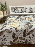 Bedspread with pillows with magnolia flower pattern