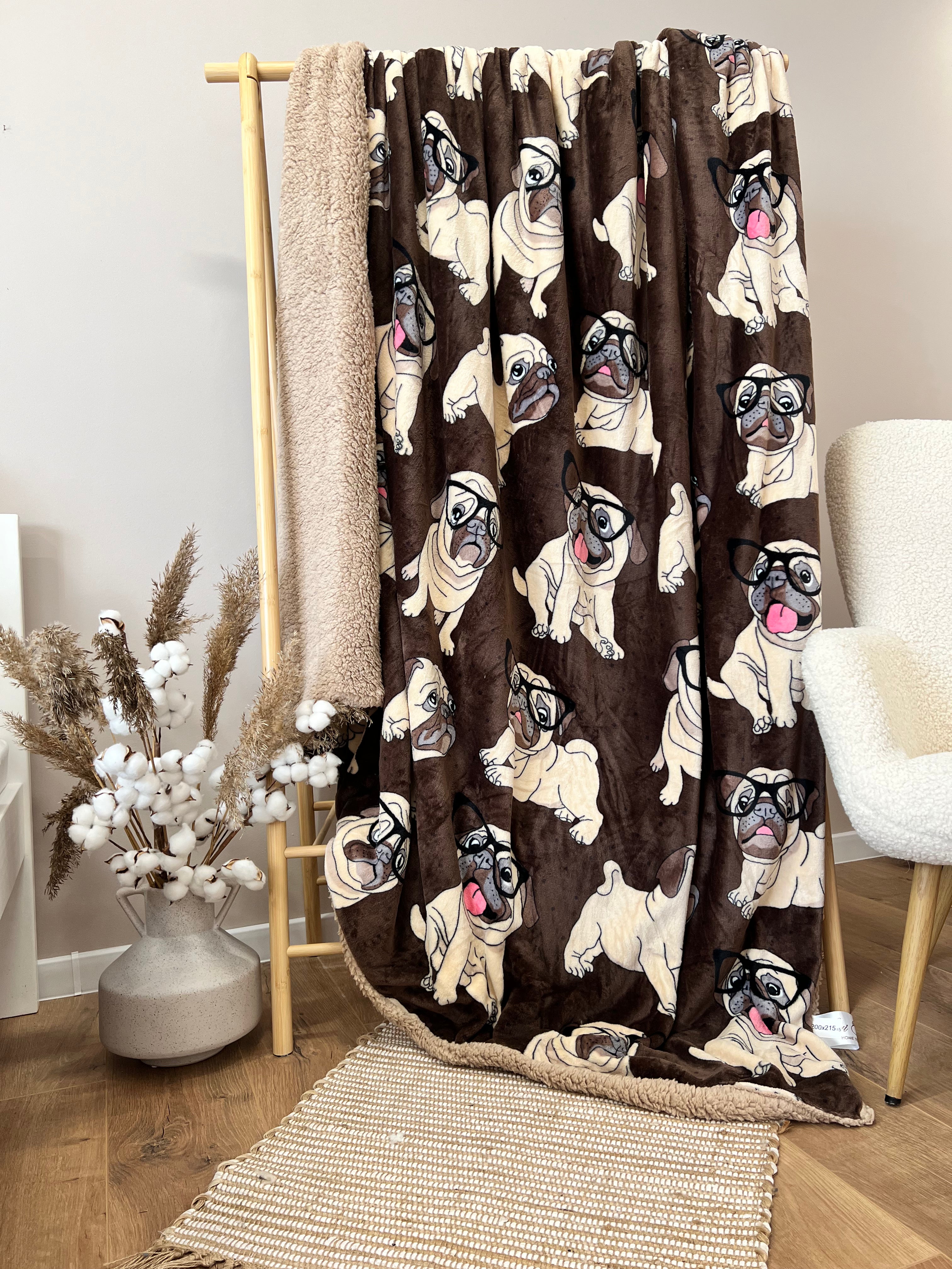 SoftNature плед 200*220 Velour bedspread with a pug pattern