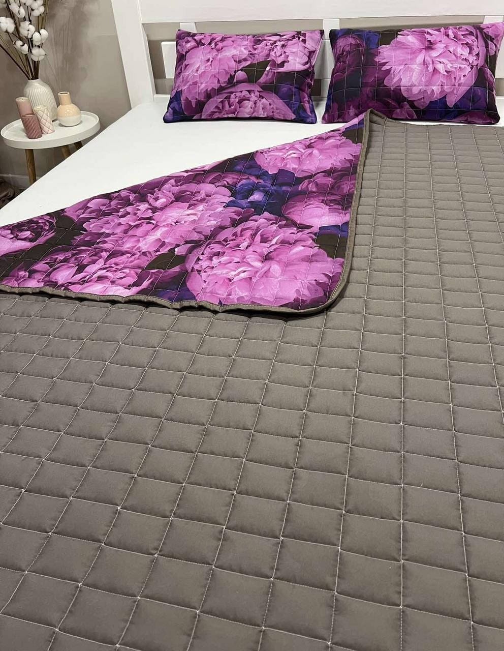 SoftNature Bedspread with peony patterned pillows