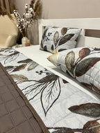 SoftNature Bedspread with pillows with magnolia flower pattern