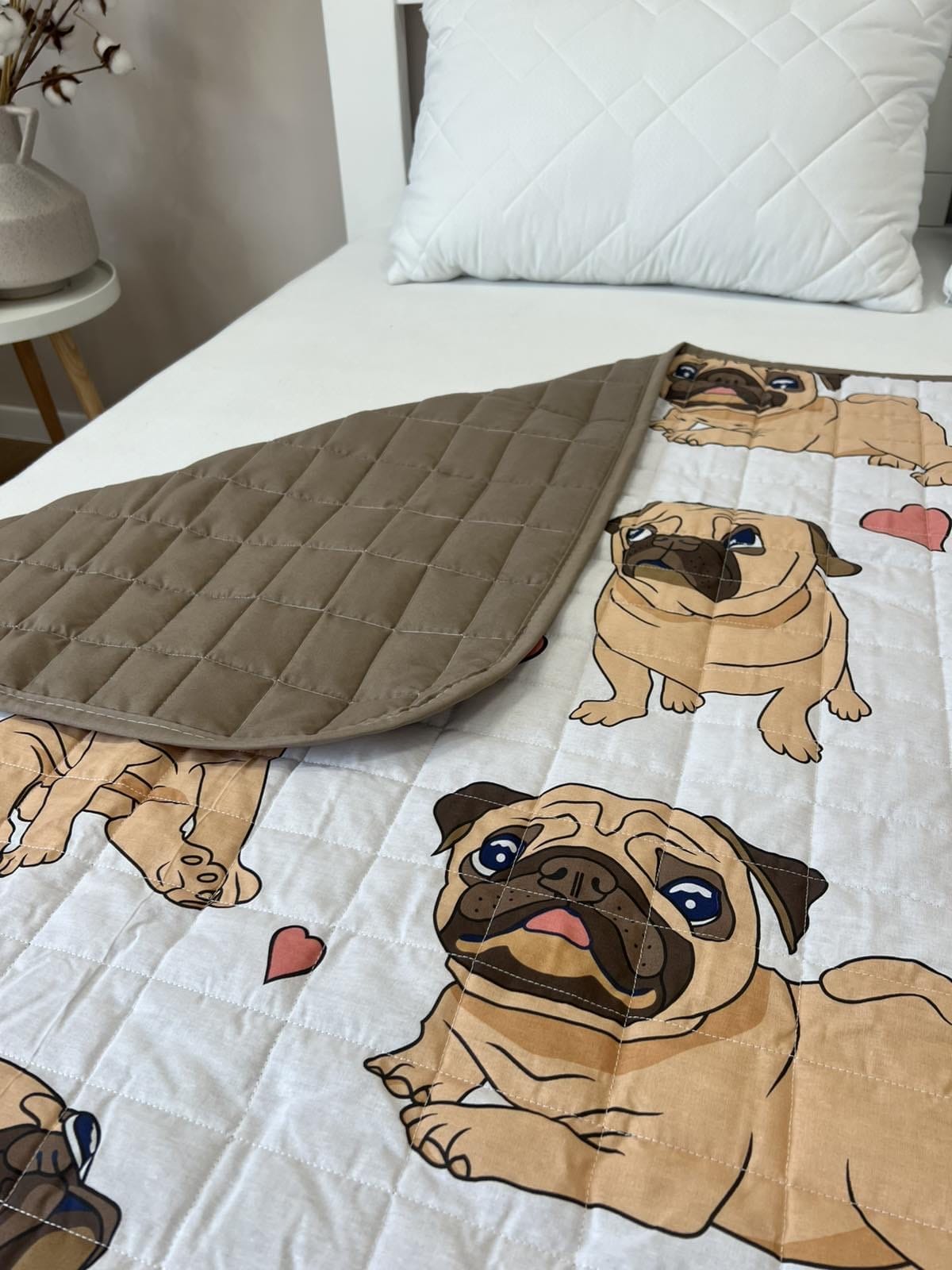SoftNature 135 × 200 Children's blanket with white pugs