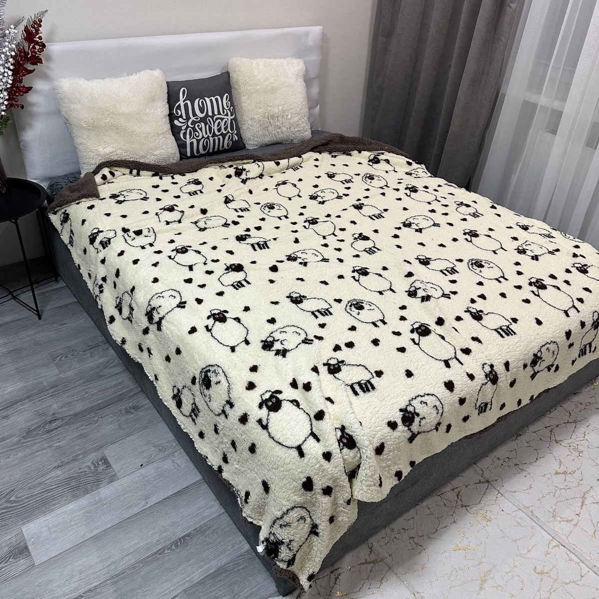 SoftNature плед Velour bedspread with a lamb pattern