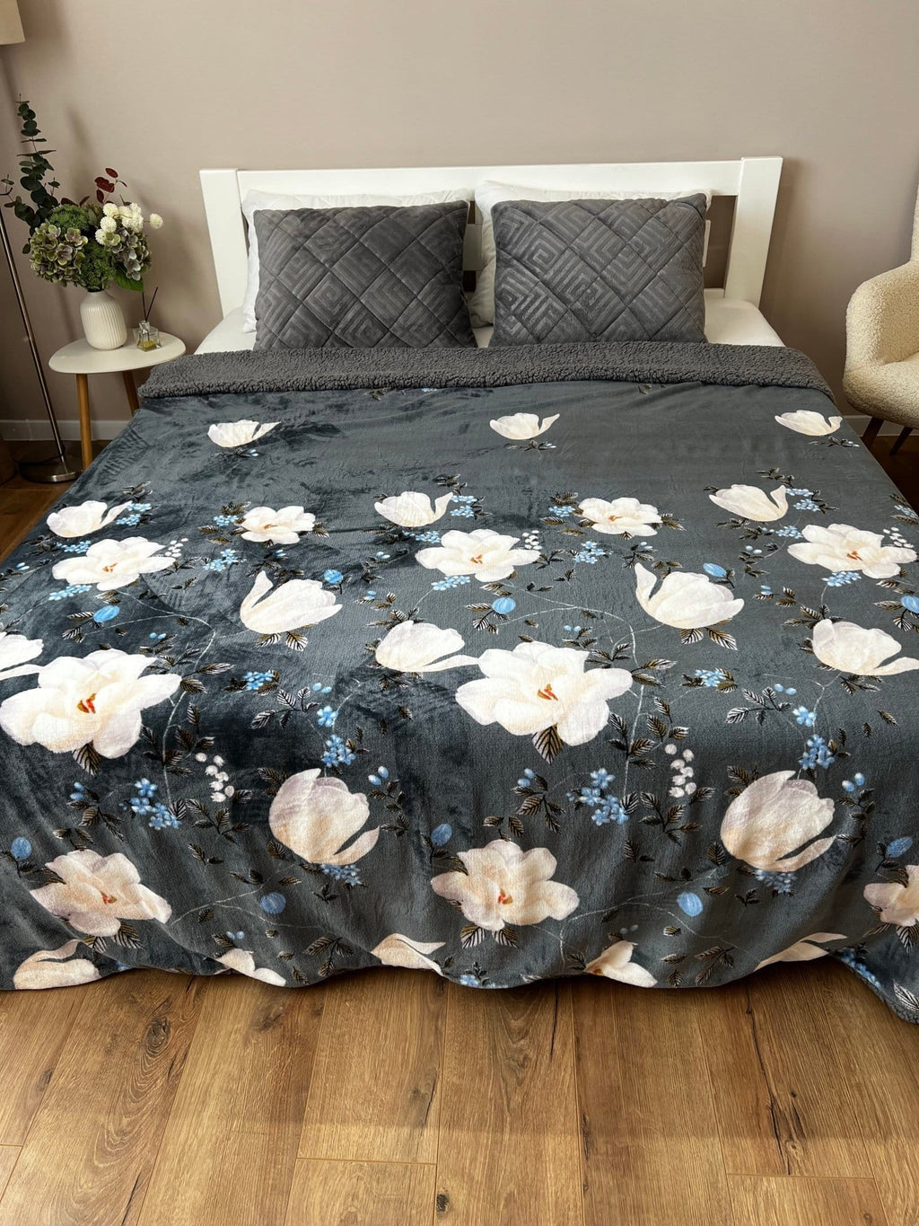 SoftNature плед Velour bedspread with a magnolia pattern