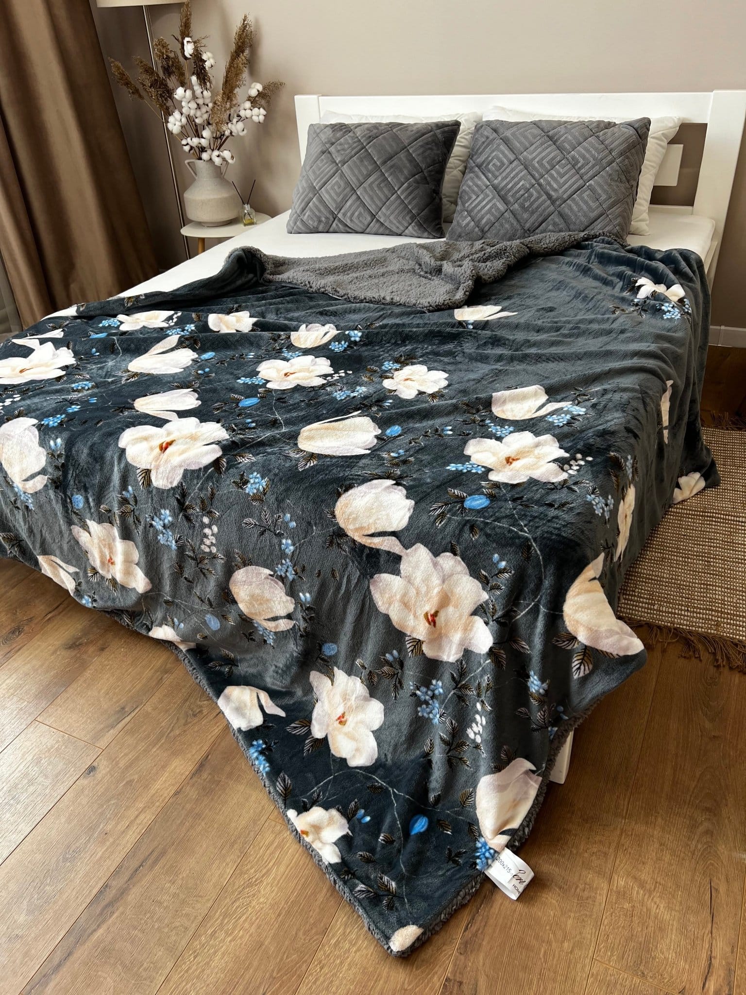 SoftNature плед Velour bedspread with a magnolia pattern