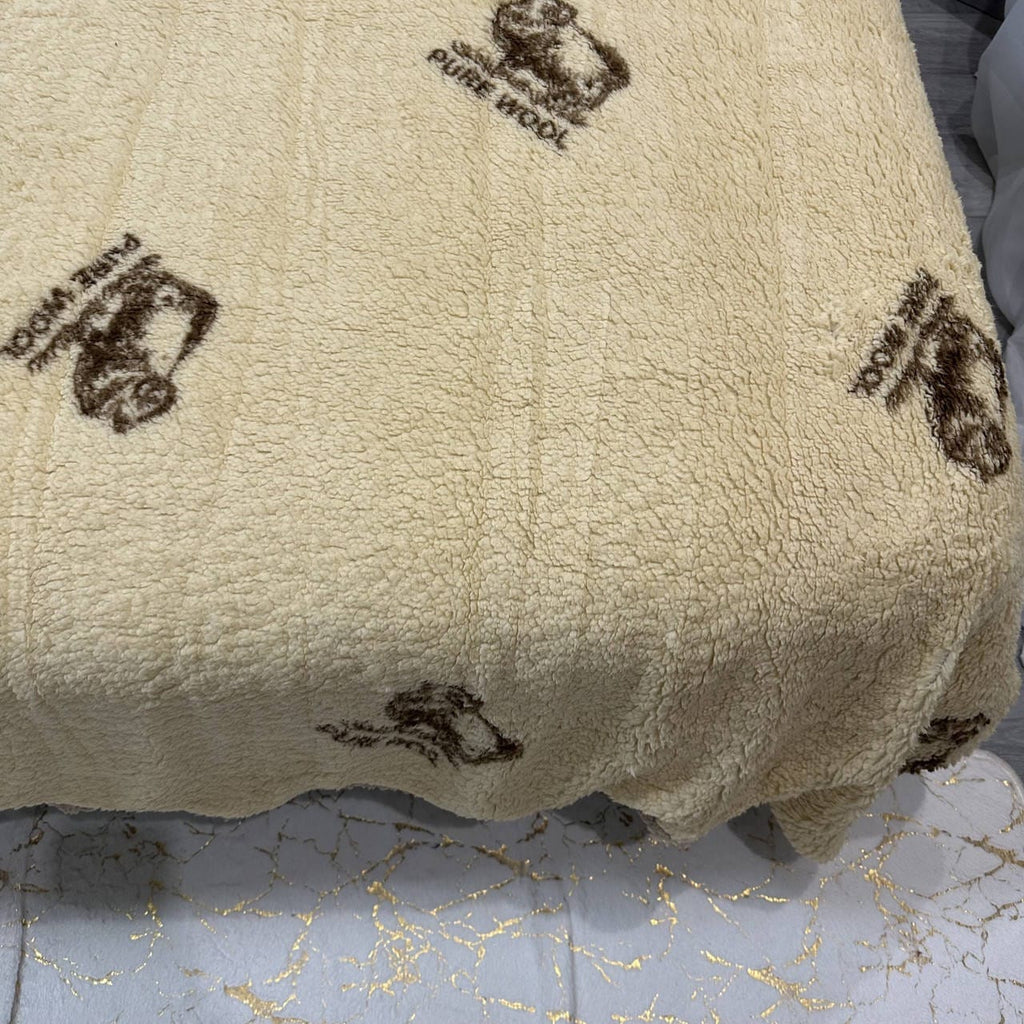 SoftNature плед Velour bedspread with a “Pure vool” pattern