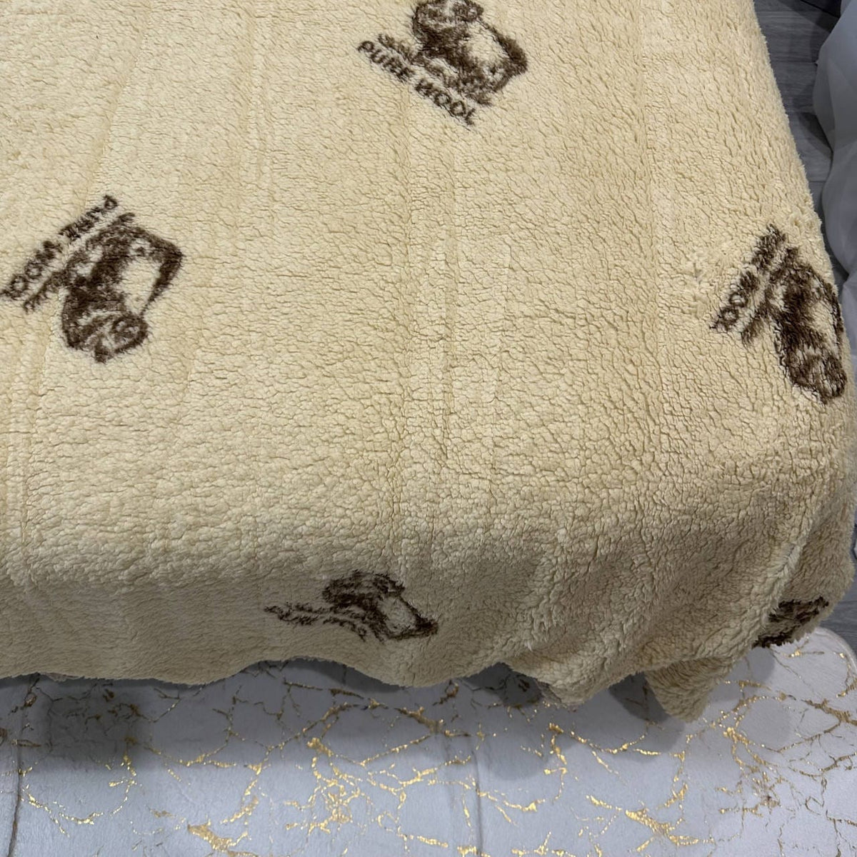 SoftNature плед Velour bedspread with a “Pure vool” pattern