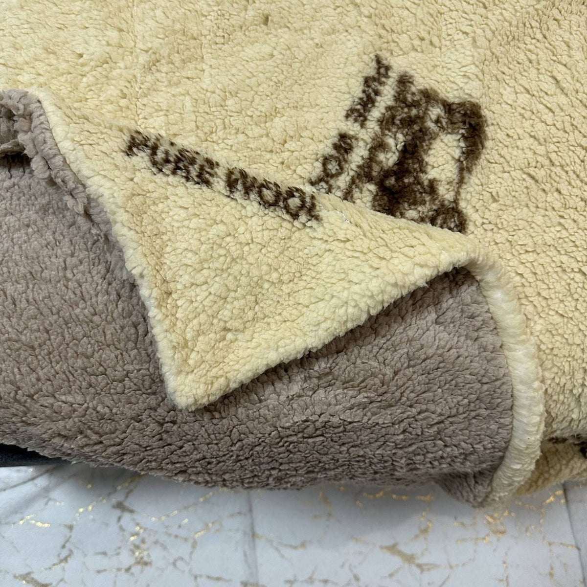 SoftNature плед Velour bedspread with a “Pure vool” pattern