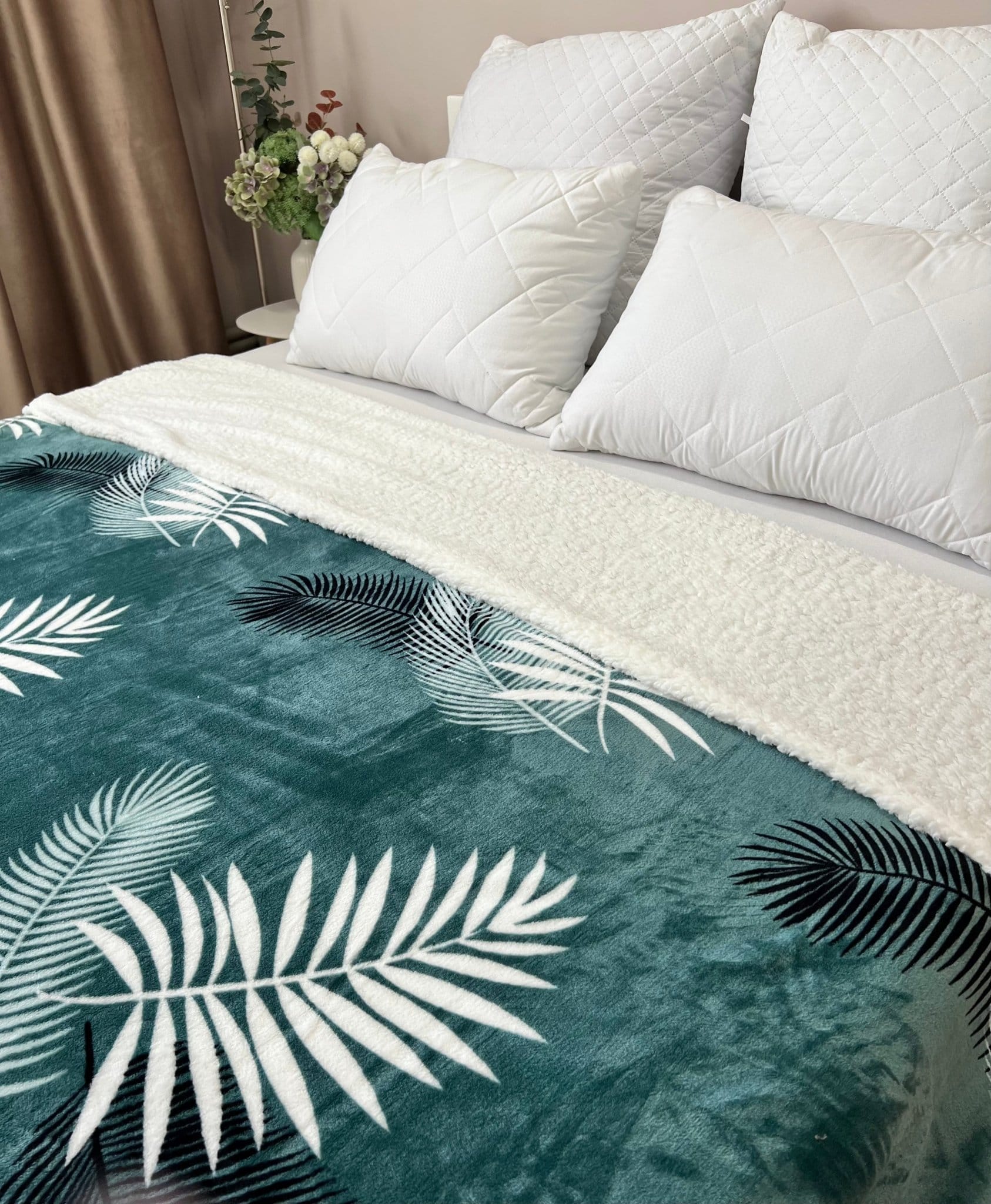 SoftNature плед Velour bedspread with an emerald leaf pattern