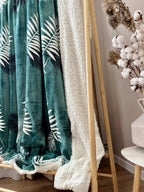 SoftNature плед Velour bedspread with an emerald leaf pattern