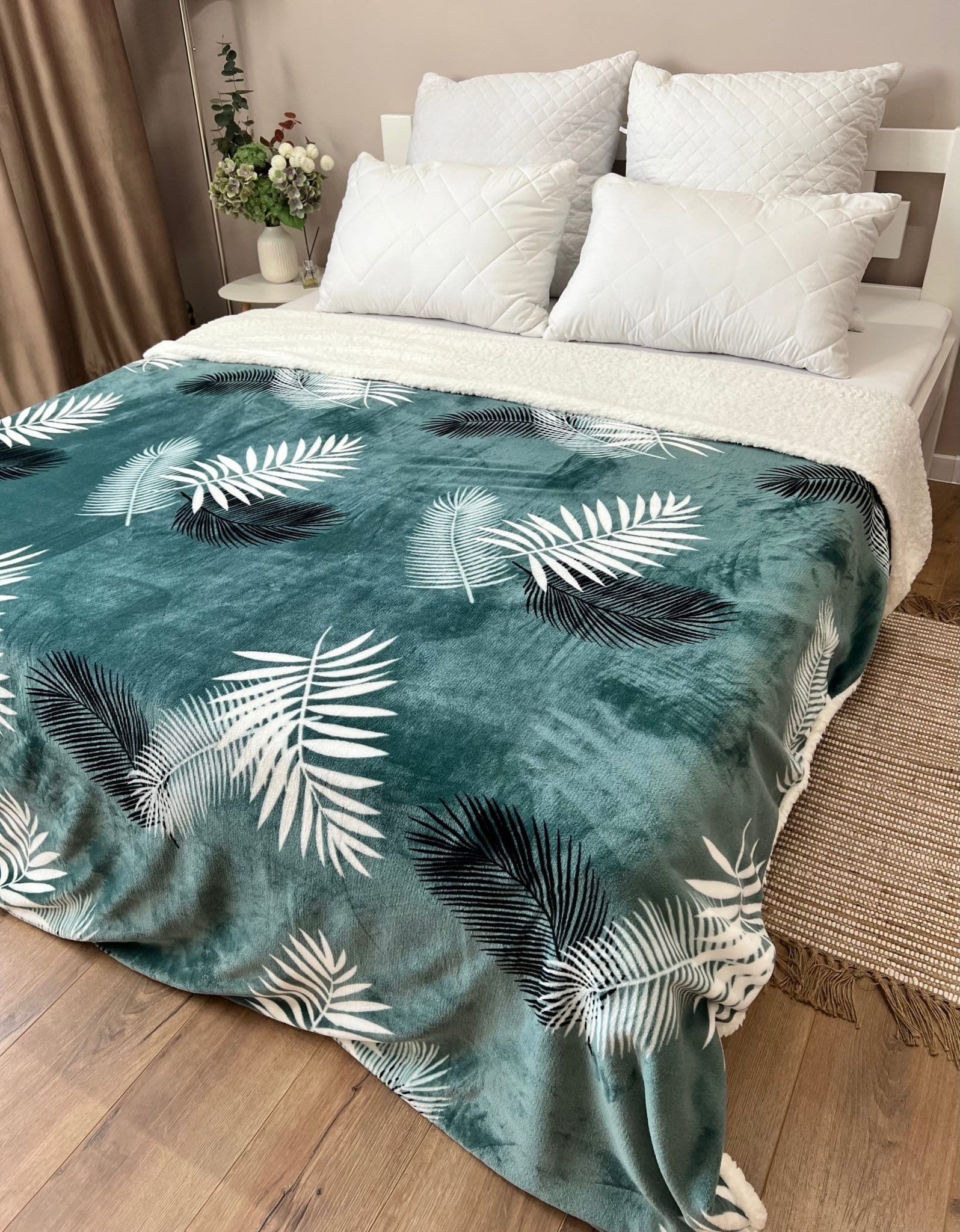 SoftNature плед Velour bedspread with an emerald leaf pattern